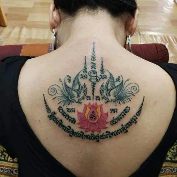 Hình xăm Khmer nghệ thuật sau gáy