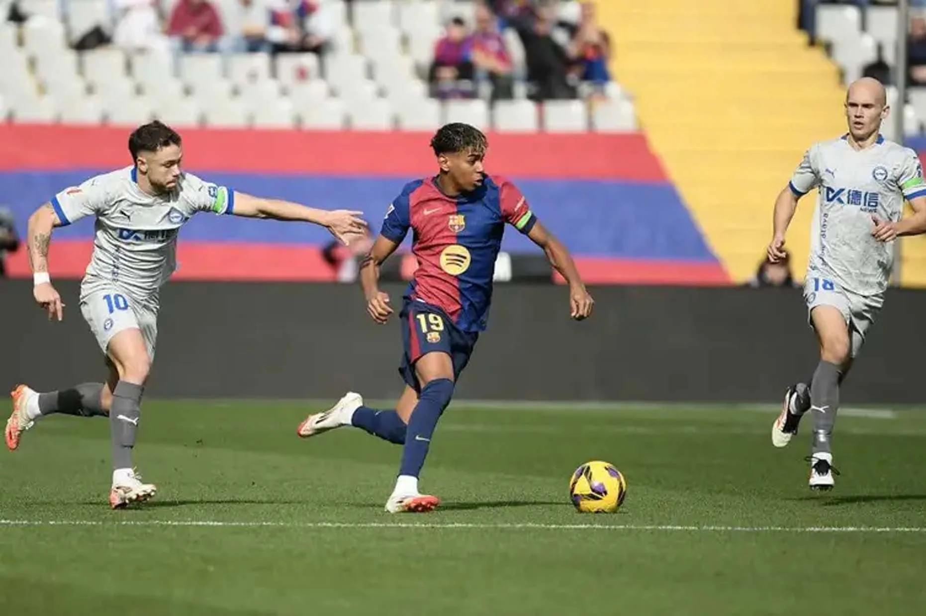 Chỉ mất 14 giây để Lamine Yamal gợi nhớ lại hình ảnh của Messi