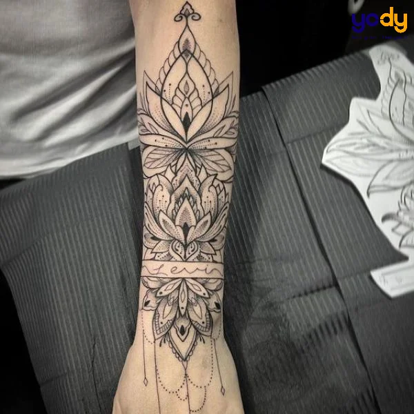 Hình xăm cổ tay (3)