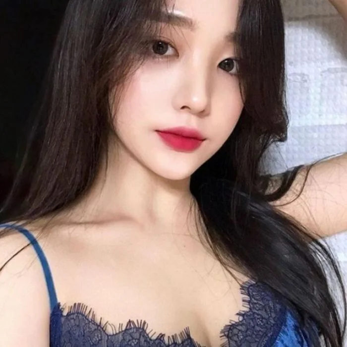 Avatar gái xinh gương mặt xinh đẹp sắc nét