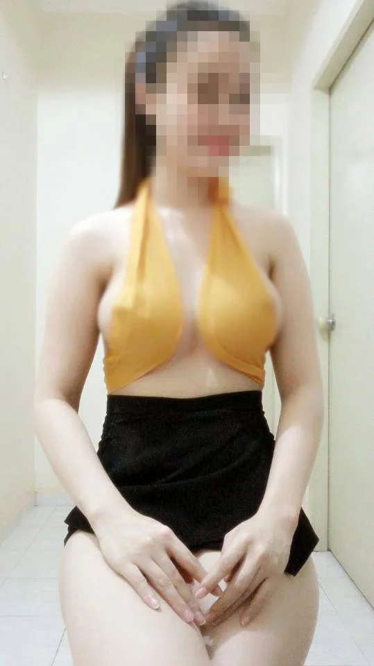 Sốc với cô gái trẻ khoe thân để nổi tiếng