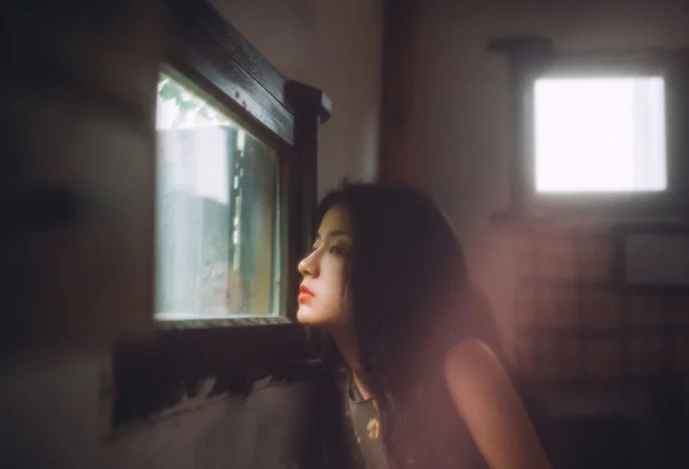 TOP [999+] ảnh buồn tâm trạng đăng Facebook so deep
