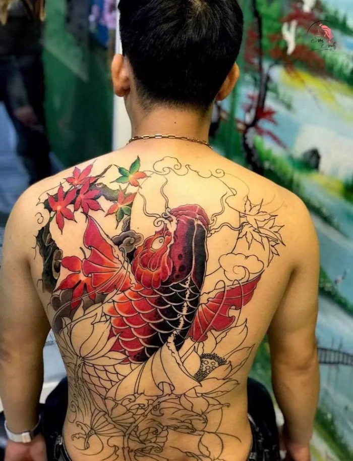 Hình xăm cá chép kín lưng đầy màu sắc