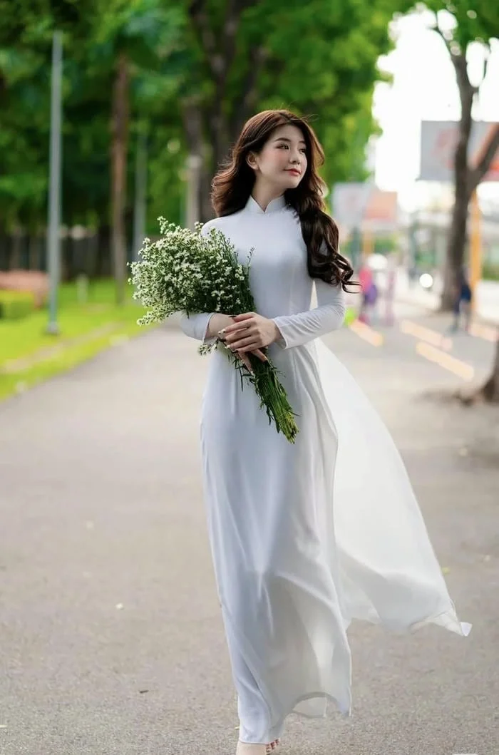 Gái xinh Việt Nam trong tà áo dài