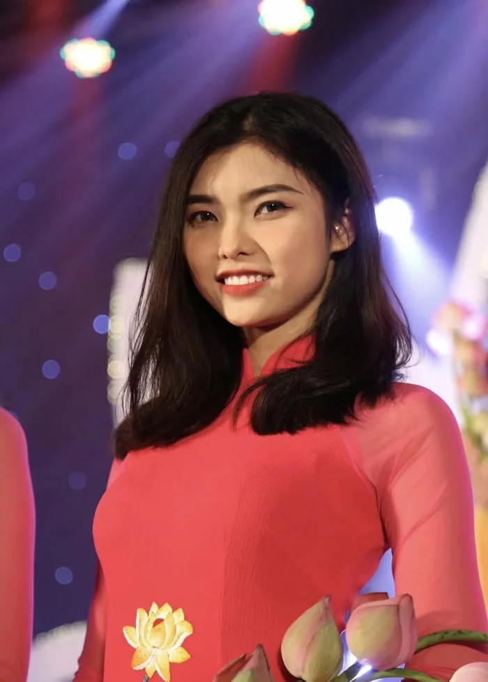 Gái xinh Việt tươi tắn và duyên dáng